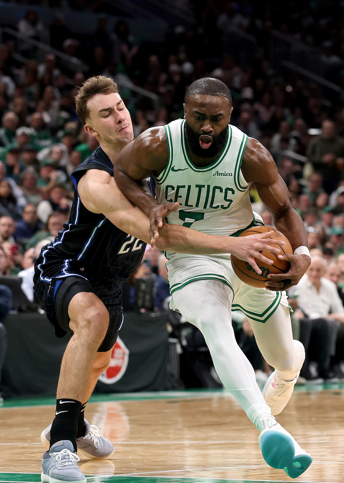 人客场击败凯尔特人,状元表现亮眼的简单介绍 人客场击败凯尔特人,状元表现亮眼的简单介绍